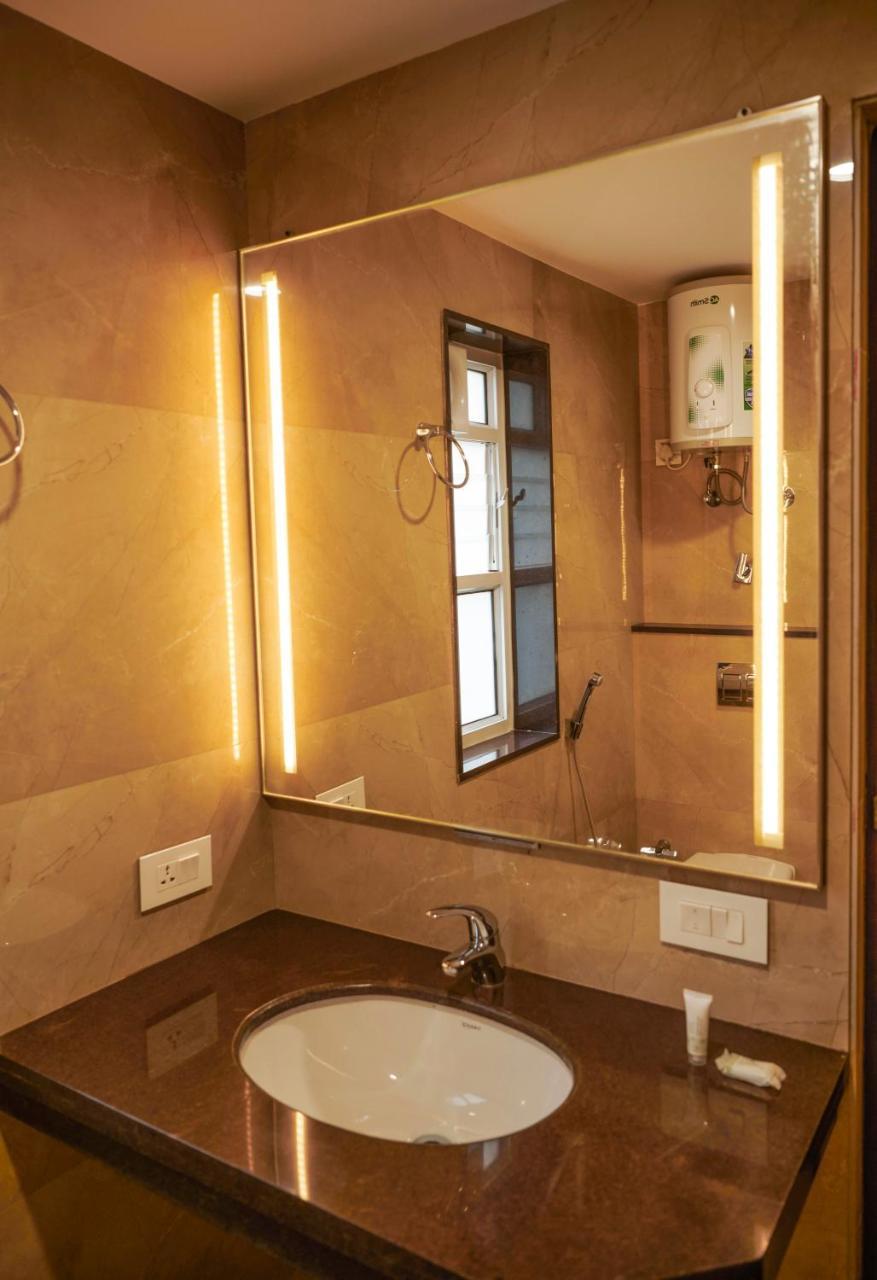 The Atithi Niwas Hotel Indore Zewnętrze zdjęcie